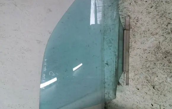 Mercedes-Benz E W210 Front door window glass four-door 43H000711