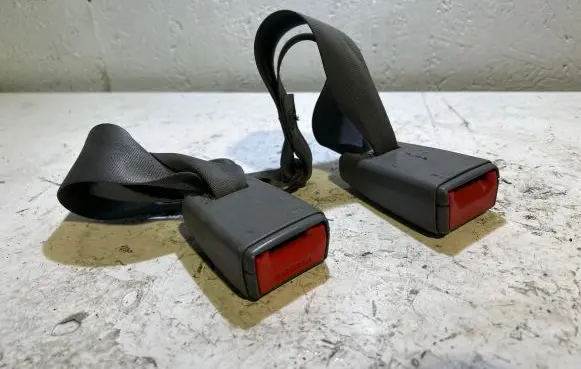 Toyota Hilux (AN10, AN20, AN30) Middle seatbelt buckle (rear) 753700K100 30132011 4144