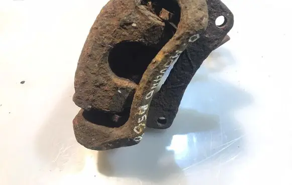 Opel Movano A Rear brake caliper B568