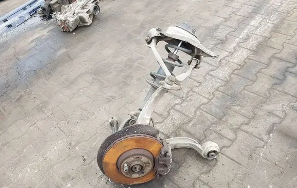 Audi A5 8T 8F Front wheel hub spindle knuckle 