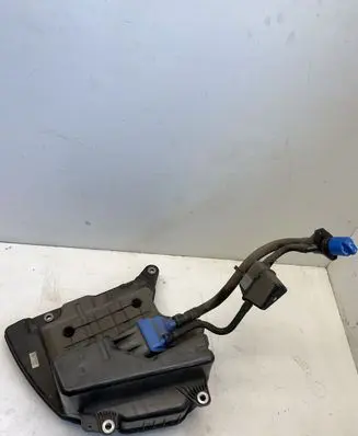 Audi A4 S4 B9 AdBlue liquid reservoir 8W0131969J 8W0131878BH