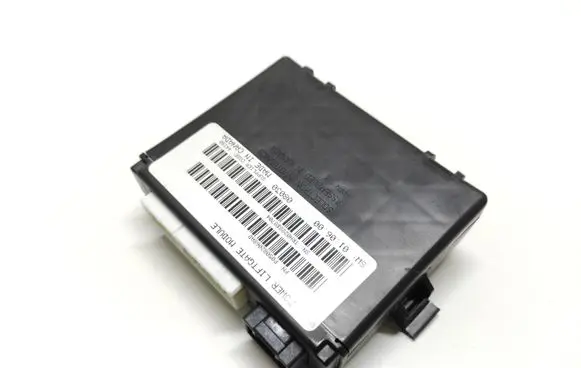 Chrysler Voyager Tailgate/trunk control unit/module P05082068AD