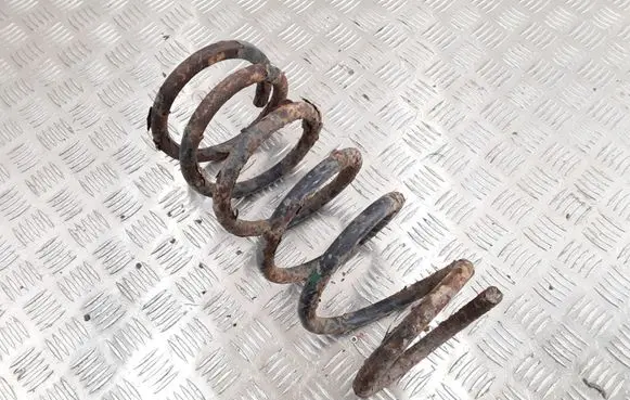 Toyota Previa (XR30, XR40) II Rear coil spring 