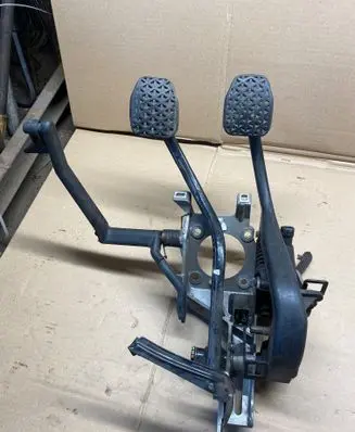 BMW 5 E39 Brake pedal 1162638