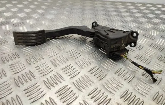 Ford Focus C-MAX Accelerator throttle pedal 3M519F836AF