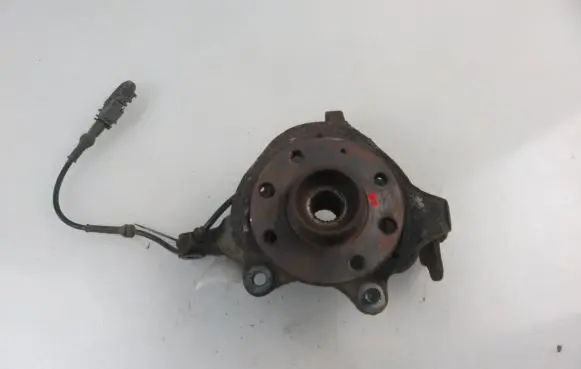 Opel Tigra B Front wheel hub spindle knuckle