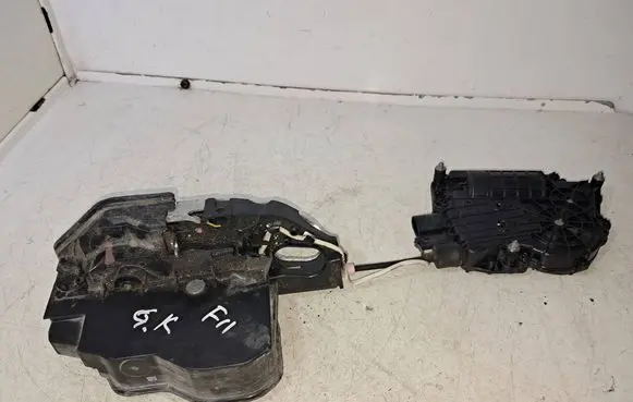 BMW 5 F10 F11 Rear door soft close latching motor 4153310400