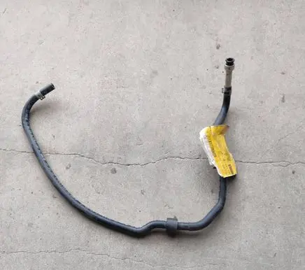 Volkswagen PASSAT CC Fuel return line/hose 06J133986R