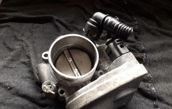 Opel Zafira B Engine shut-off valve A2C53082079