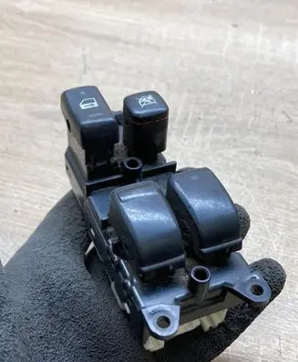 Toyota Corolla E120 E130 Electric window control switch 8404013061