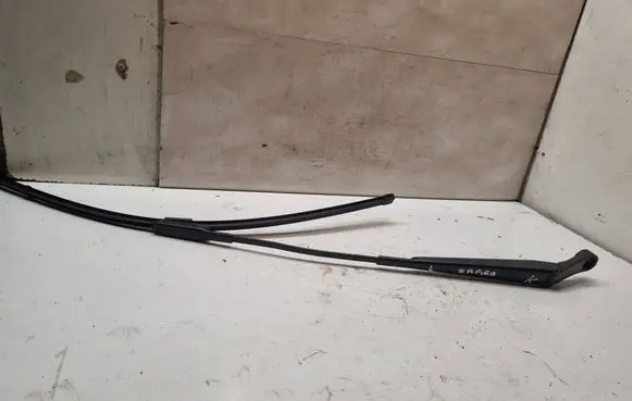 Opel Zafira B Front wiper blade arm 45713145563