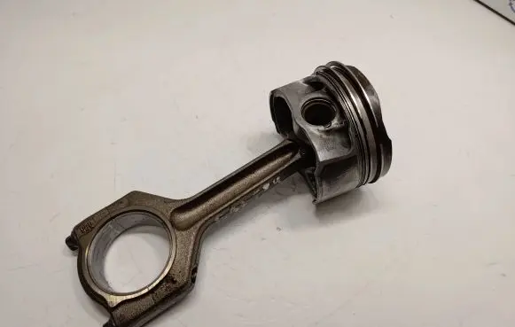 BMW 3 E92 E93 Piston with connecting rod 7624409 11257624409 11257645958