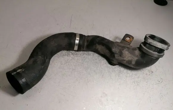 Toyota Avensis T270 Intercooler hose/pipe 173620R030