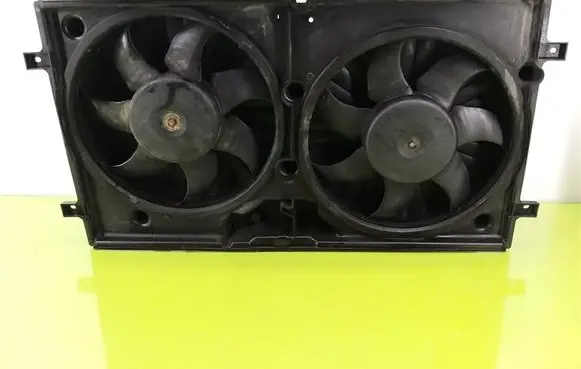 Volkswagen Multivan T4 Electric radiator cooling fan 7D0121207