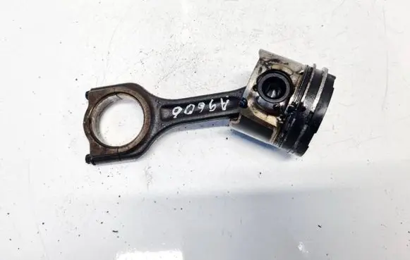 Citroen Berlingo Piston with connecting rod