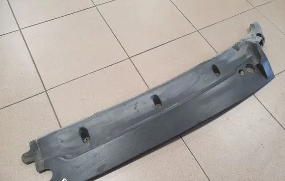 Iveco Daily 3rd gen Wiper trim 504022284
