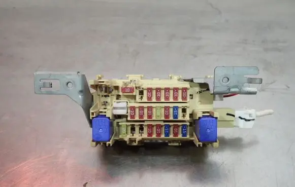 Nissan Juke I F15 Fuse box set