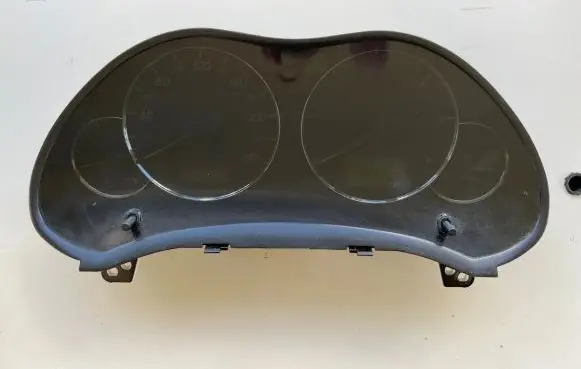 Toyota Avensis T250 Speedometer (instrument cluster) 8380005C00C MB2574305297