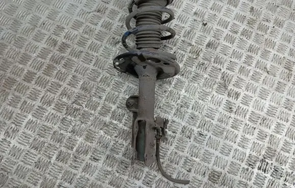 Toyota Avensis T270 Front shock absorber with coil spring