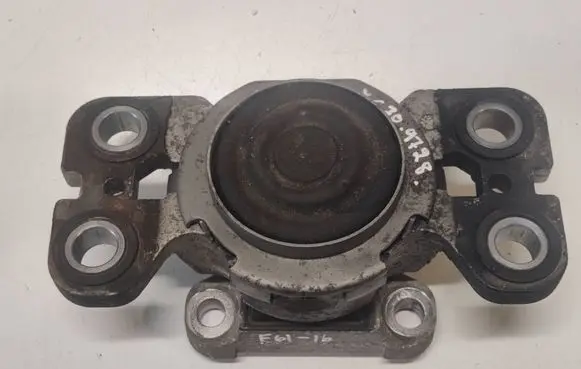 Volvo XC70 Engine mount bracket 6G927M121NF