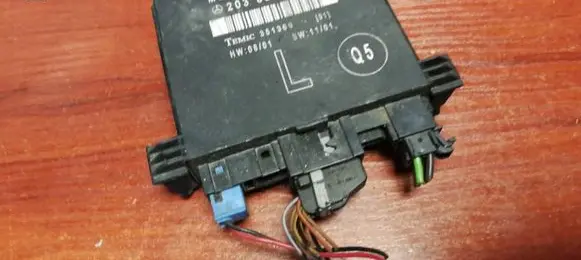 Mercedes-Benz C W203 Door control unit/module 2038206526
