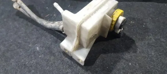 Alfa Romeo 156 Brake fluid reservoir 