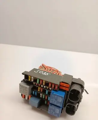 Renault Scenic III - Grand scenic III Fuse module 18013301D 1007072