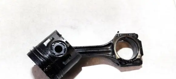 Volkswagen PASSAT B4 Piston with connecting rod 028h