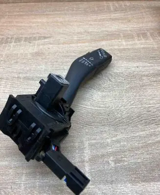 Volkswagen Golf V Wiper control stalk 1K0953519H