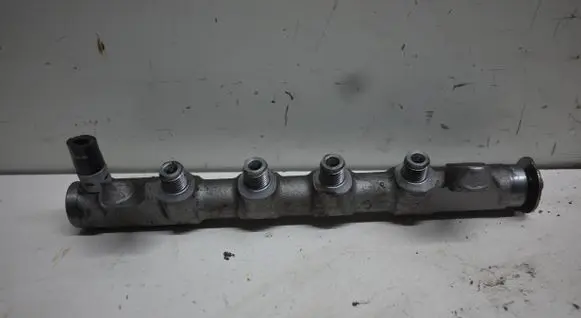 Volkswagen Tiguan Fuel main line pipe 03L130089J
