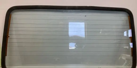 Mitsubishi Pajero Rear windscreen/windshield window 43R00034