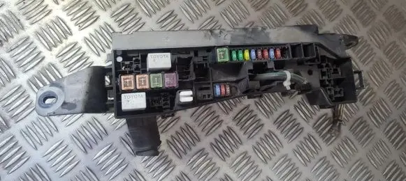 Toyota Avensis T250 Fuse box set