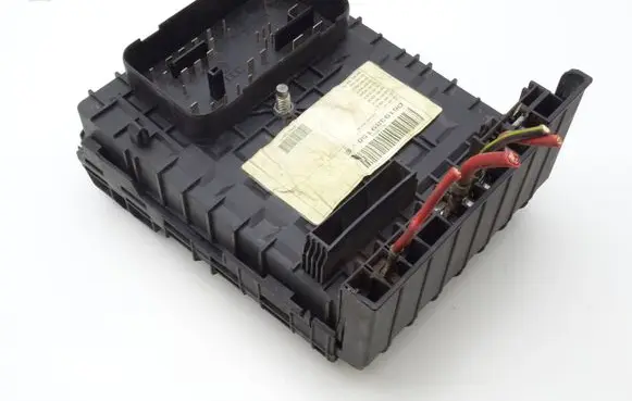 Volkswagen Caddy Fuse module 1K0937125A