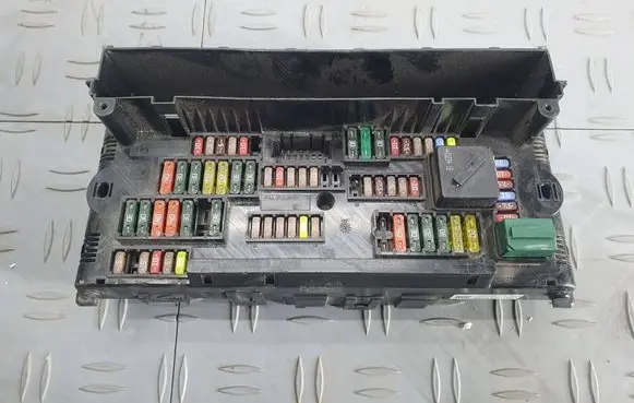 BMW 5 F10 F11 Fuse module 217033442E 9234421 01764614