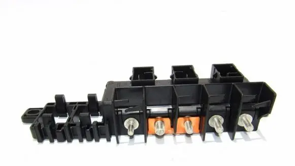 Volkswagen PASSAT B5 Fuse module 8L0941822A