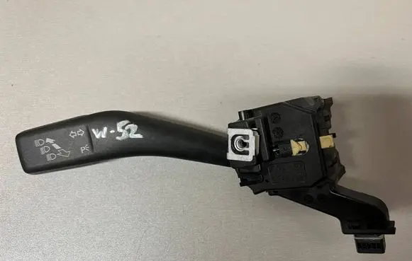 Volkswagen Golf VI Indicator stalk 1K0953513E 01103510