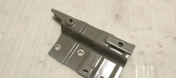 Dacia Sandero III Fender mounting bracket 641C11654R