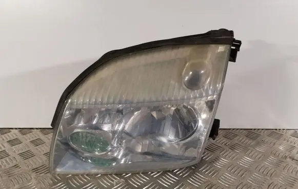 Nissan X-Trail T30 Headlight/headlamp