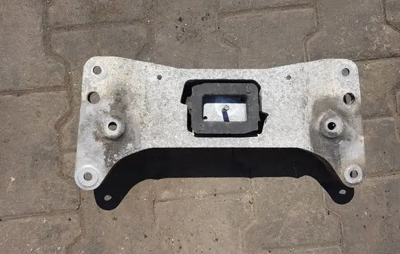 BMW 5 F10 F11 Gearbox mounting bracket 6858029IAUTPI 6858029