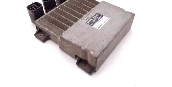 Toyota Auris 150 Fuel injection control unit/module 8987120070 1310001371