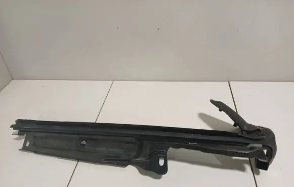 Mini One - Cooper R50 - 53 Rear side glass trim 7072929