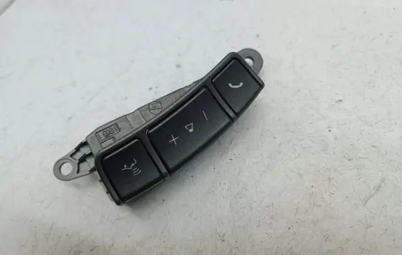 Steering wheel buttons/switches