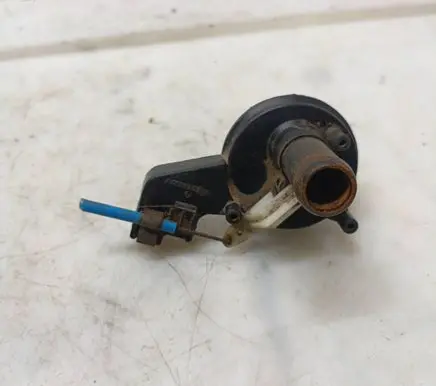 Mercedes-Benz 207 310 Valve A0008303084