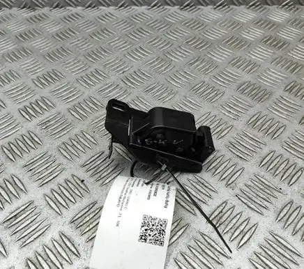 Opel Vivaro Rear door lock 9822424980