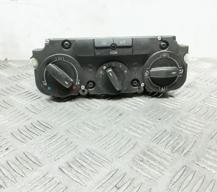 Volkswagen PASSAT B6 Climate control unit
