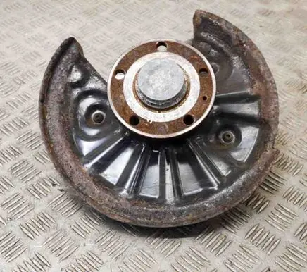 Volkswagen PASSAT B8 Rear wheel hub