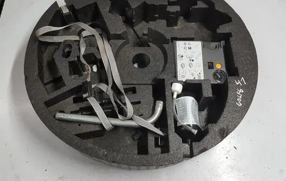 Volkswagen Golf VI Glove box in trunk 