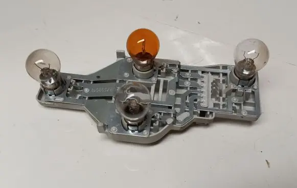 Skoda Octavia Mk2 (1Z) Tail light bulb cover holder 1Z9945258