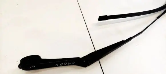 Ford Focus Front wiper blade arm BM5117526AB