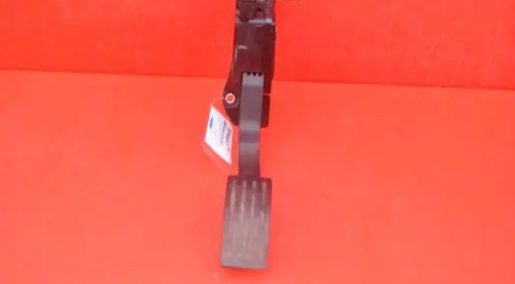 Mazda 3 II Accelerator throttle pedal BBM2-41600